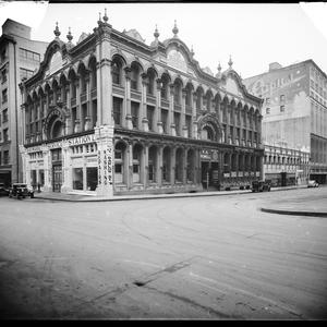 Series 03 Part 02: Sydney shops, offices and stores etc. (Gardiner warehouse, Glebe Island wheat silos, Grace Building, Grenville House, Hudson's Timber yard, Kidman & Mayoh shipbuilders), ca. 1920-1925 / photographed by Arthur Ernest Foster