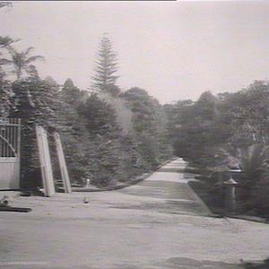 Middle gate, Botanic Gardens