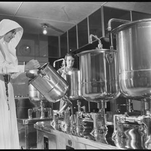 St Margaret's Hospital, 1951 / photographs by Eric Fran...