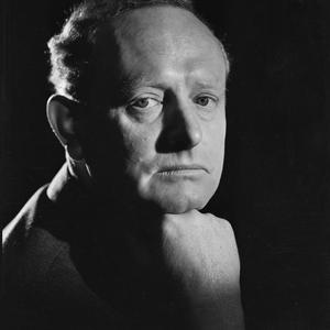 File 29: Leon Gellert, with mask, 1937 / photographed b...