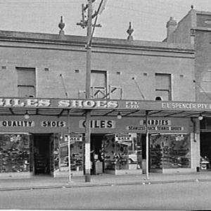 Giles Shoes, Newtown