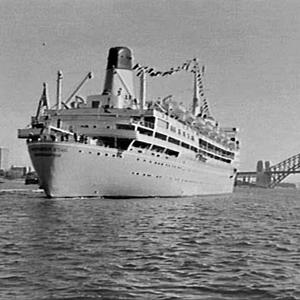 Shaw Savill liner Northern Star arrives in Sydney Harbo...