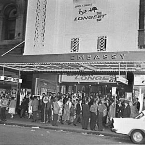 Crowds outside the Embassy Theatre 1962 for the film Th...