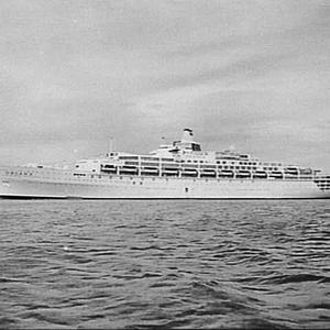 P. & O. liner Oriana leaving Sydney Harbour