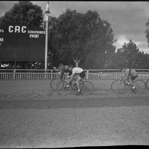 Bendigo's richest foot race in the world 1000 pounds / ...