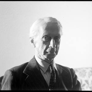 File 03: Bertrand Russell, portrait, 1950s / photograph...