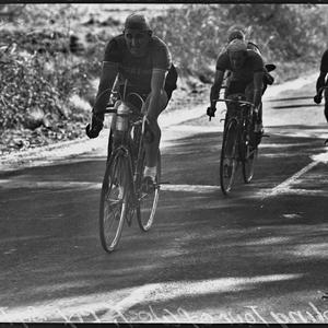 Cycle race (tour of West), September 1951