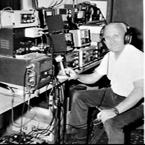 Ham radio operator Mo Bles (?) and his radio equipment,...