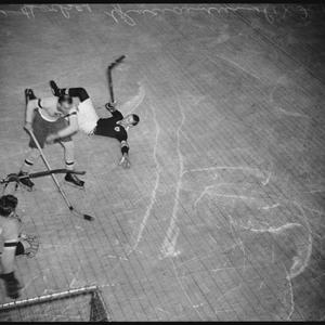 Ice hockey and ice scenes at the Glaciarium Sydney, 20 May 1938 / photographed by Ives