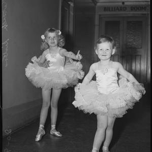 McKitrick sisters at Y.M.C.A. - Eisteddford, 20 Septemb...