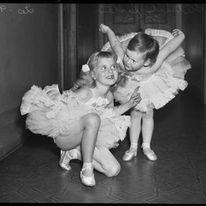 McKitrick sisters at Y.M.C.A. - Eisteddford, 20 Septemb...
